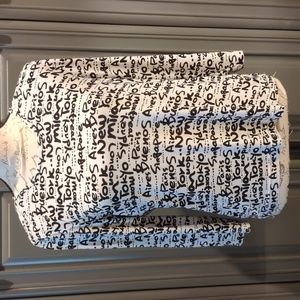 Medium 10-12 Black & White 3/4 Sleeve Top